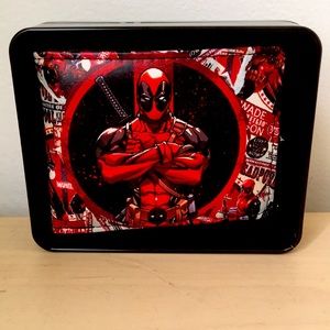 Deadpool bifold wallet with collectible tin box
